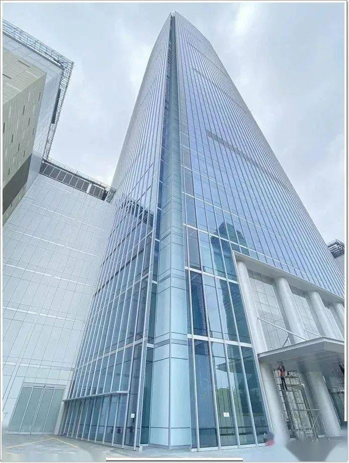 遠大榮光 南京華新城榮膺2023“TOP20”幕墻工程獎，幕墻之光耀河西